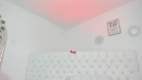 Snapshot of sharlot_evans_ chatting on 02/11/26, 12:43 Sharlot online show from 02/11/26, 12:43