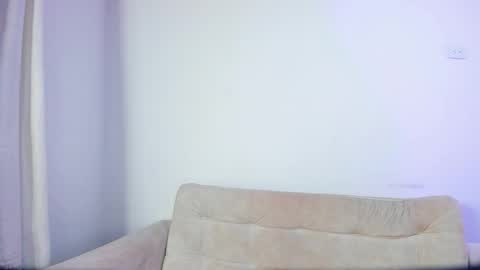 Hi fiends ---- I usually start online from Monday to Friday from 1000 am Saturdays and Sundays at 600 am Colombia time online show from 06/06/26, 10:09