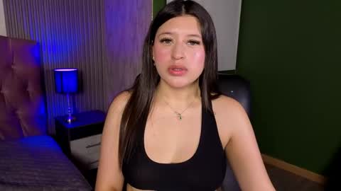 Snapshot of sharlot_hs chatting on 05/19/26, 07:20 Sharlot online show from 05/19/26, 07:20