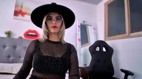 sharlott_3 online show from 02/06/26, 01:47