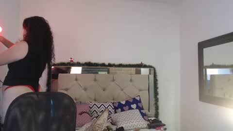 Snapshot of sharlotte__jones chatting on 12/16/24, 06:49 Sara online show from 12/16/24, 06:49