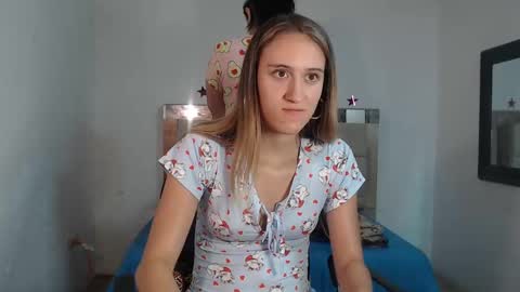 Snapshot of sharlotte__jones chatting on 02/06/25, 05:09 Sara online show from 02/06/25, 05:09