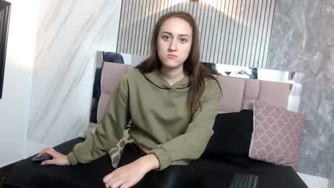 Sara online show from 02/02/26, 02:05