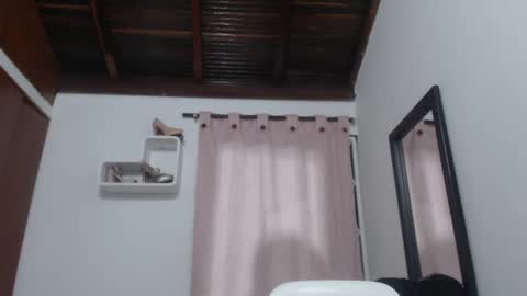 Snapshot of sharlotte_mom chatting on 02/18/25, 12:37 sharlotte online show from 02/18/25, 12:37