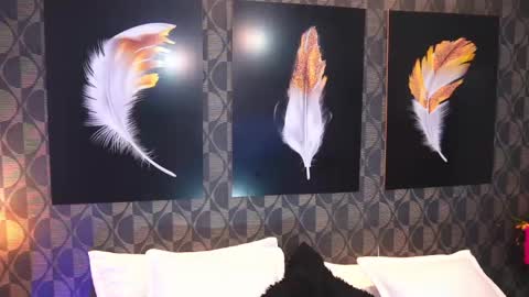 Sharom  online show from 04/23/26, 07:16