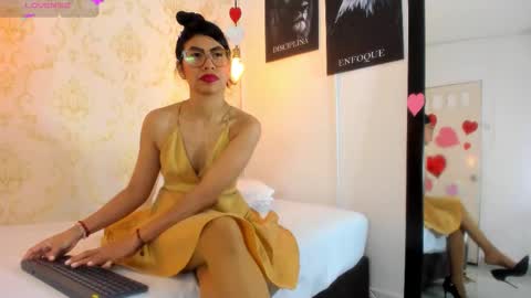 Snapshot of sharon_leather chatting on 02/18/26, 12:34 sharon_leather online show from 02/18/26, 12:34