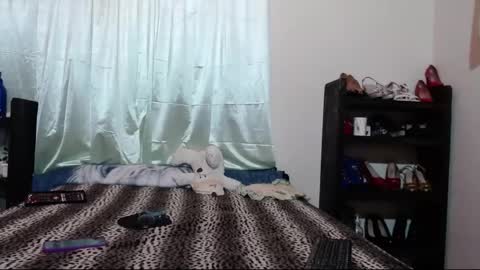 Snapshot of sharon_stonne_66 chatting on 01/09/25, 11:03 S H A R O N online show from 01/09/25, 11:03