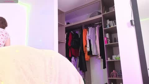 kitsune online show from 04/23/26, 11:09