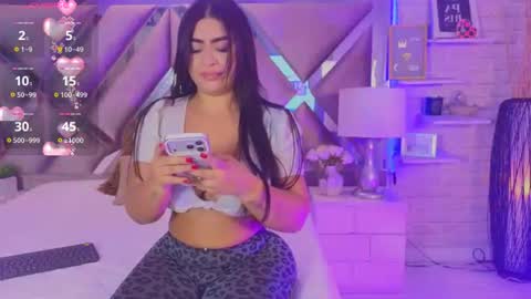 Snapshot of sharonlewy_ chatting on 07/16/26, 04:13 Sharon online show from 07/16/26, 04:13