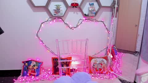 Sharon online show from 12/22/24, 01:34