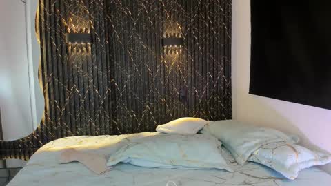 SHARON TAYLOR online show from 11/05/25, 08:31