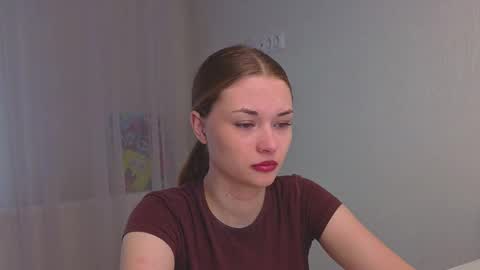 Snapshot of sharrimalagisi chatting on 10/18/25, 04:15 Miroslava online show from 10/18/25, 04:15