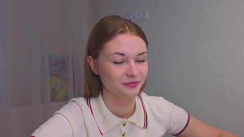 Snapshot of sharrimalagisi chatting on 10/19/25, 04:13 Miroslava online show from 10/19/25, 04:13