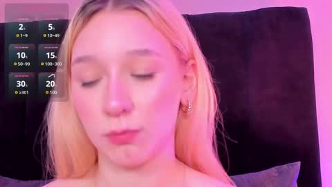 Snapshot of shatall_rouge chatting on 02/26/25, 06:11 Shantall online show from 02/26/25, 06:11