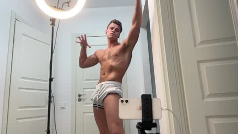 Snapshot of shavarace1 chatting on 01/13/25, 05:12 cumshoters online show from 01/13/25, 05:12
