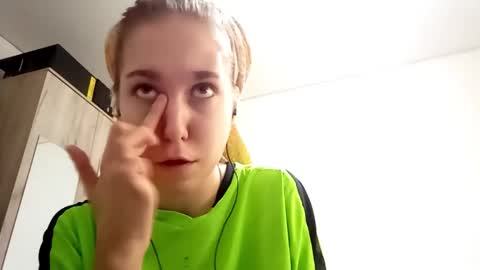 Snapshot of shawanaanene chatting on 12/05/25, 06:33 Annette online show from 12/05/25, 06:33