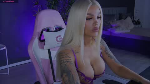 shayblonde online show from 12/28/24, 09:08