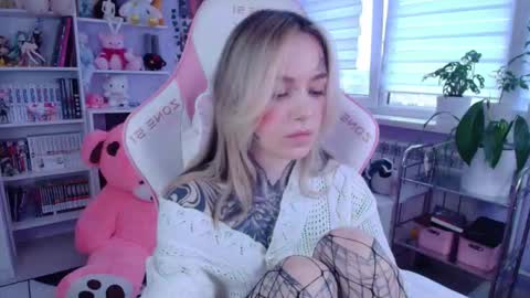 Snapshot of shaydaanka chatting on 11/30/25, 11:36 Katrin online show from 11/30/25, 11:36