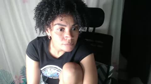 Snapshot of shayna_cute chatting on 12/13/24, 02:43 Shayna online show from 12/13/24, 02:43