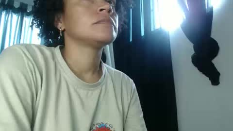 Snapshot of shayna_cute chatting on 12/19/24, 05:40 Shayna online show from 12/19/24, 05:40