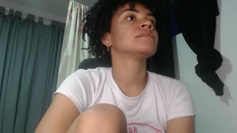 Snapshot of shayna_cute chatting on 12/20/24, 10:49 Shayna online show from 12/20/24, 10:49