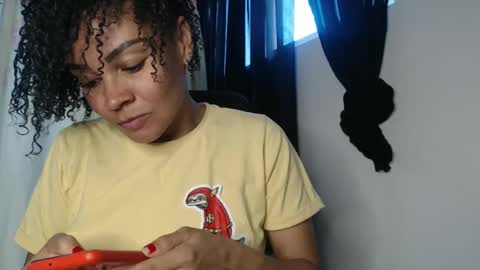 Snapshot of shayna_cute chatting on 12/25/24, 02:56 Shayna online show from 12/25/24, 02:56