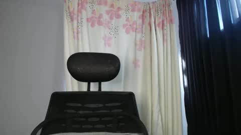 Snapshot of shayna_cute chatting on 12/30/24, 02:08 Shayna online show from 12/30/24, 02:08