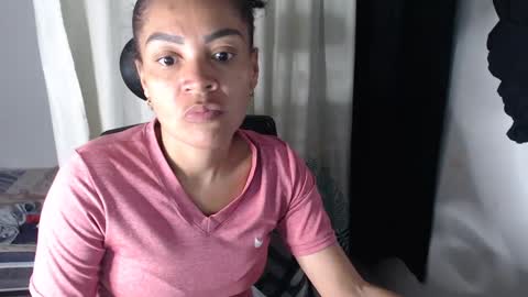 Snapshot of shayna_cute chatting on 01/18/25, 11:44 Shayna online show from 01/18/25, 11:44