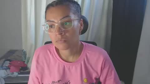 Snapshot of shayna_cute chatting on 01/19/25, 09:34 Shayna online show from 01/19/25, 09:34