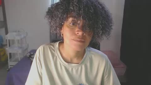 Snapshot of shayna_cute chatting on 01/25/25, 07:18 Shayna online show from 01/25/25, 07:18