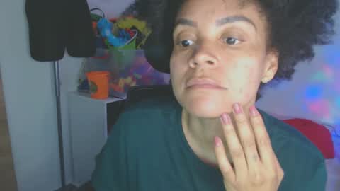 Snapshot of shayna_cute chatting on 10/19/25, 01:17 Shayna online show from 10/19/25, 01:17