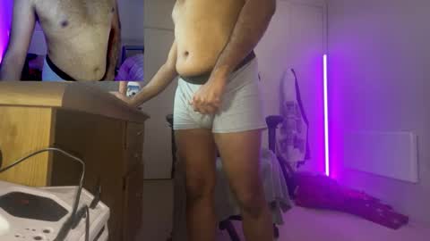 Snapshot of shdrz224 chatting on 09/19/25, 11:05 Shad online show from 09/19/25, 11:05