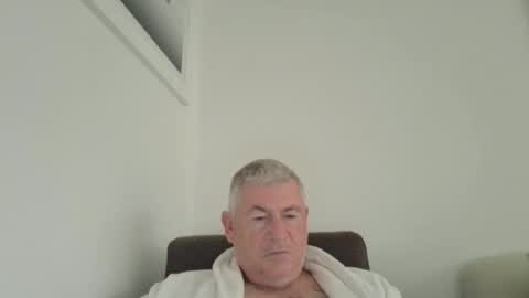 she52 online show from 10/29/25, 07:43