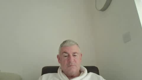 she52 online show from 12/22/25, 09:06