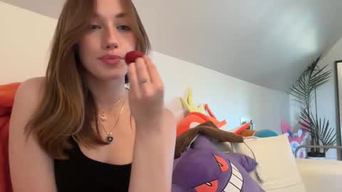 Snapshot of sheababyyy chatting on 06/03/26, 10:04 Shea xx online show from 06/03/26, 10:04