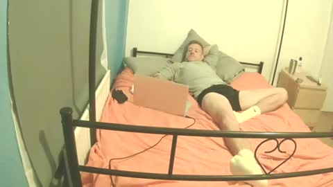 Snapshot of sheajay33 chatting on 12/30/24, 04:51 Sheajay online show from 12/30/24, 04:51