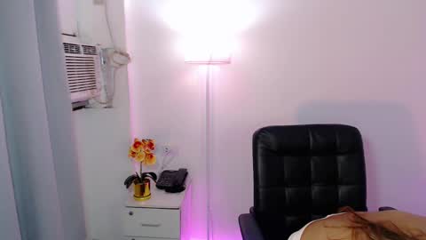 Snapshot of shealana69 chatting on 02/09/25, 08:02 MY IG Shealana69 online show from 02/09/25, 08:02