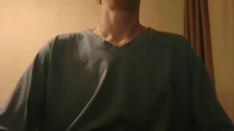 Snapshot of shedevr02 chatting on 12/18/25, 05:30 Roger online show from 12/18/25, 05:30