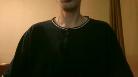 Snapshot of shedevr02 chatting on 12/21/25, 06:04 Roger online show from 12/21/25, 06:04