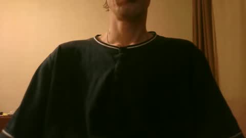 Snapshot of shedevr02 chatting on 12/22/25, 12:35 Roger online show from 12/22/25, 12:35