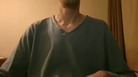 Snapshot of shedevr02 chatting on 01/11/26, 06:46 Roger online show from 01/11/26, 06:46