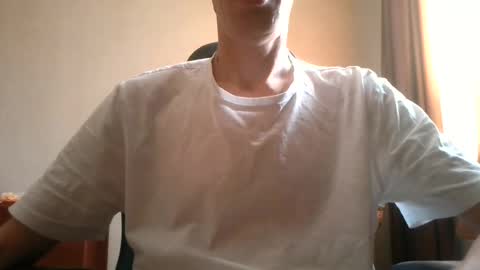 Snapshot of shedevr02 chatting on 08/05/26, 12:08 Roger online show from 08/05/26, 12:08