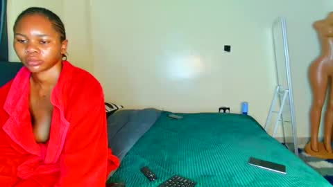 shee13 online show from 12/14/25, 07:47