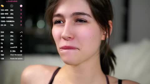 Snapshot of sheenadu chatting on 10/21/25, 03:13 Tessa online show from 10/21/25, 03:13