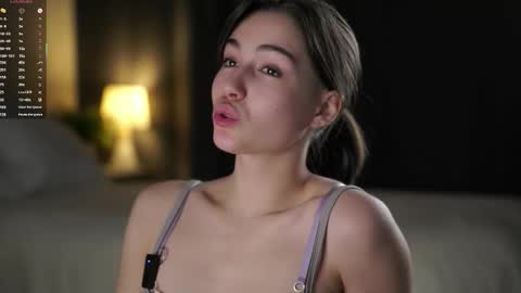 Snapshot of sheenadu chatting on 11/20/25, 01:39 Tessa online show from 11/20/25, 01:39