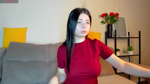 Snapshot of shei1a_shy chatting on 09/20/25, 08:15 Amely online show from 09/20/25, 08:15