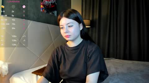 Snapshot of shei1a_shy chatting on 11/11/25, 09:20 Amely online show from 11/11/25, 09:20