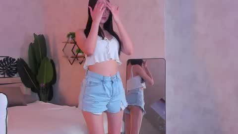 Snapshot of shei1a_shy chatting on 03/25/26, 10:21 Amely online show from 03/25/26, 10:21