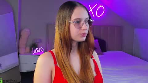Snapshot of shei1a_shy chatting on 06/18/26, 11:25 Amely online show from 06/18/26, 11:25