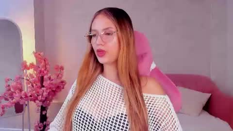 Snapshot of shei1a_shy chatting on 06/27/26, 09:14 Amely online show from 06/27/26, 09:14